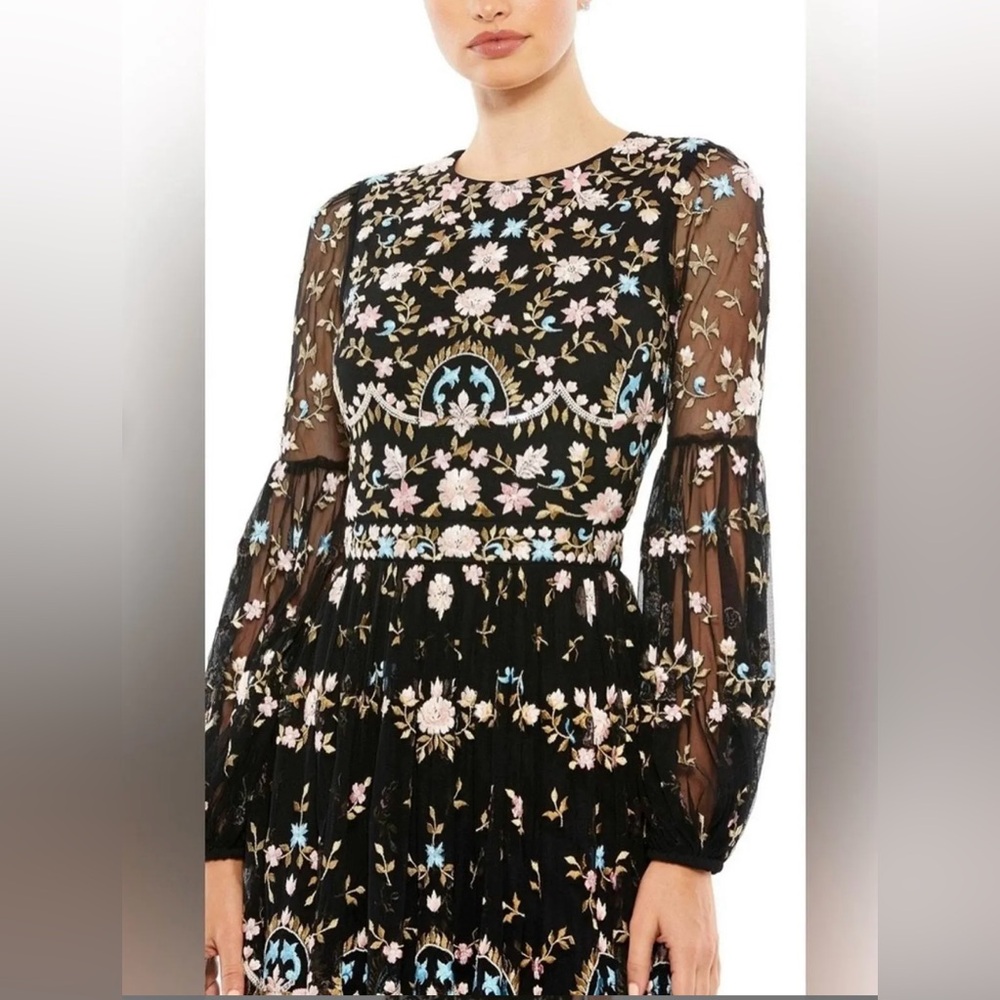 NWT Mac Duggal Embroidered Floral Long Sleeve Gown in Black Size 28 - Picture 3 of 4